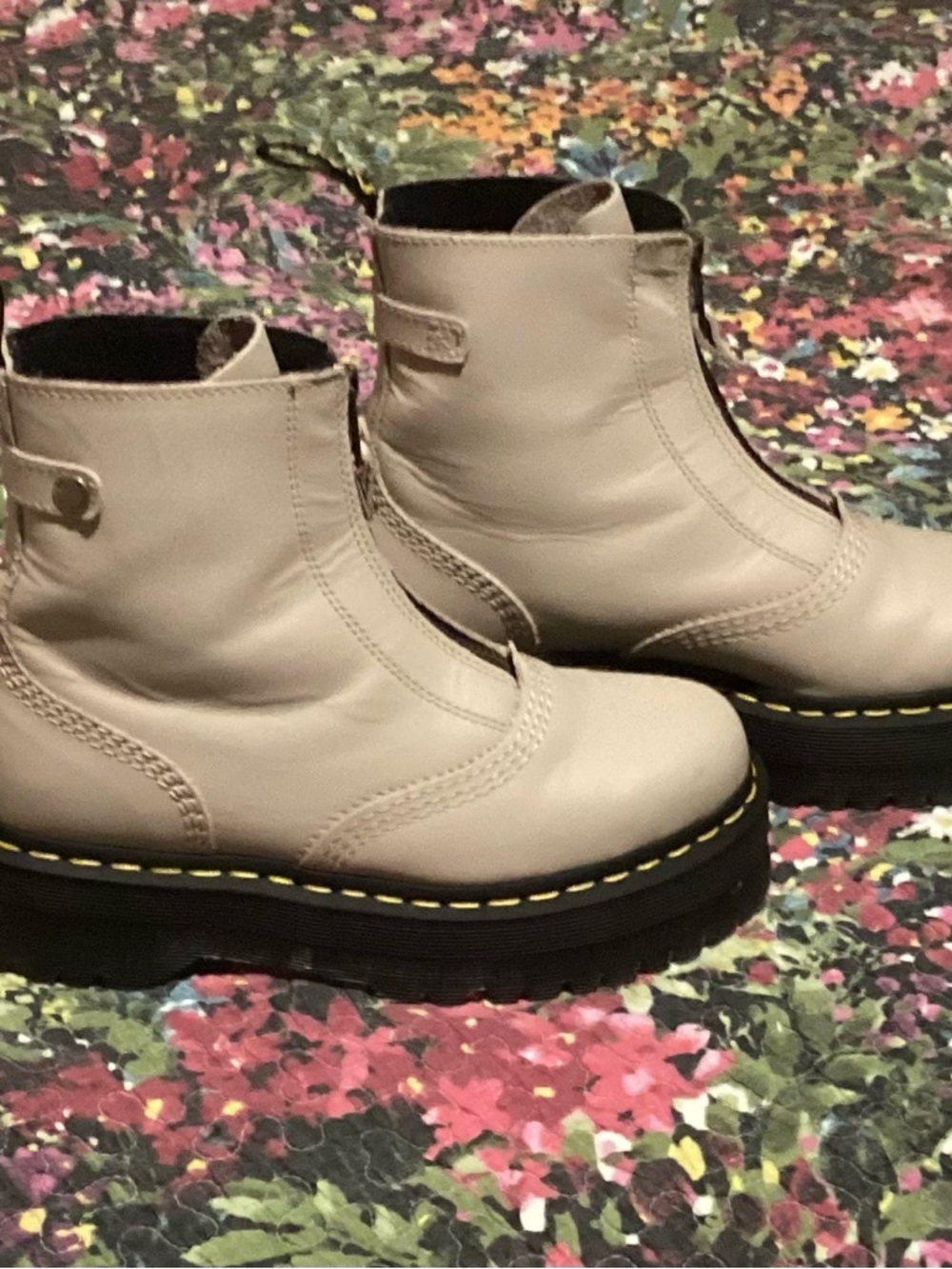 EUC Dr. Martens Jetta Leather Sendal Cream Zip Combat Boots 🖤🩶🤍🩷❤️‍🔥 - Picture 7 of 12